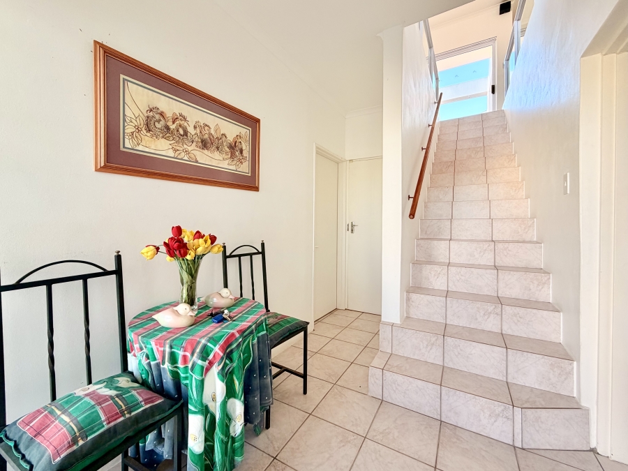 5 Bedroom Property for Sale in Vermont Western Cape